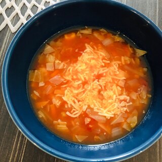トマトとチーズの野菜スープ